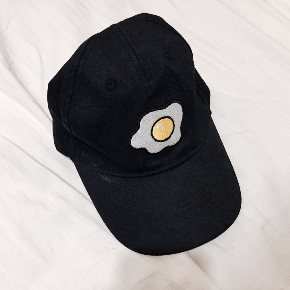 Inu Inu Egg Black Cap